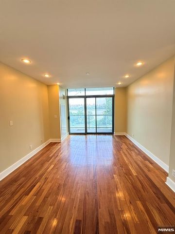 8125 River Road C3, North Bergen, NJ 07047
