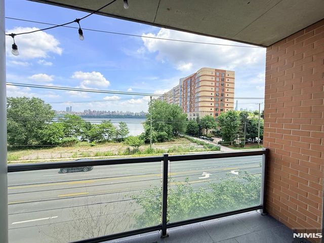 8125 River Road C3, North Bergen, NJ 07047