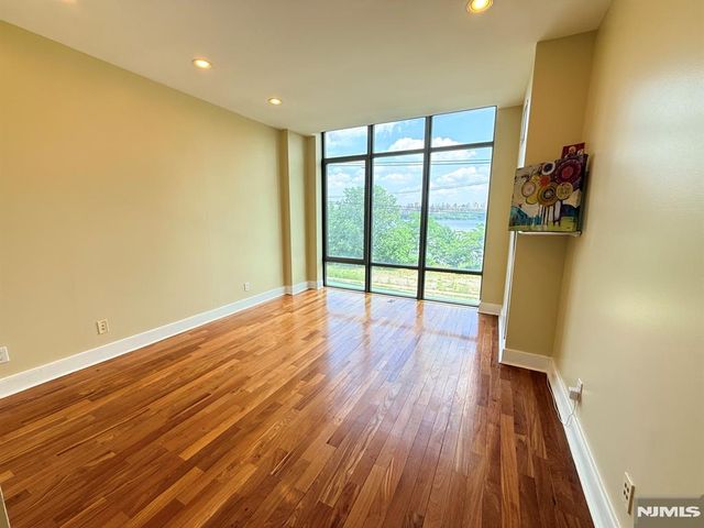8125 River Road C3, North Bergen, NJ 07047