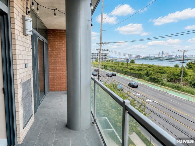 8125 River Road C3, North Bergen, NJ 07047