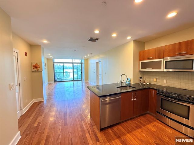 8125 River Road C3, North Bergen, NJ 07047