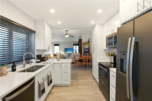 932 El Dorado PKWY W, Cape Coral, FL 33914