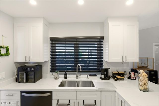 932 El Dorado PKWY W, Cape Coral, FL 33914