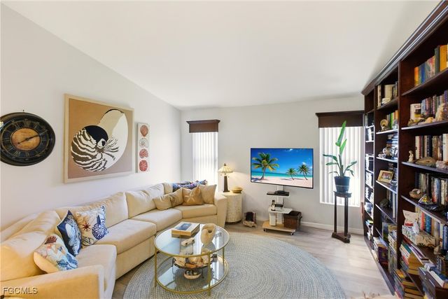 932 El Dorado PKWY W, Cape Coral, FL 33914