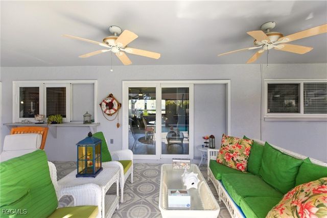 932 El Dorado PKWY W, Cape Coral, FL 33914