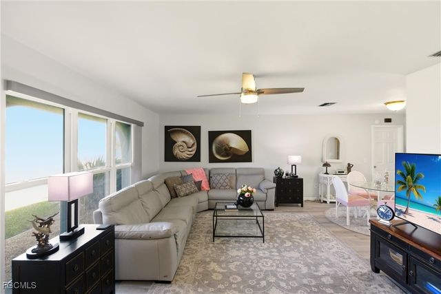 932 El Dorado PKWY W, Cape Coral, FL 33914