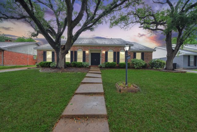 18319 Cape Bahamas Lane, Houston, TX 77058