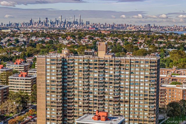 166-25 Powells Cove Boulevard 15D, Beechhurst, NY 11357