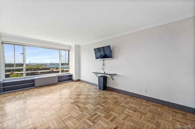 166-25 Powells Cove Boulevard 15D, Beechhurst, NY 11357