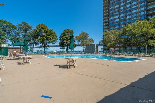 166-25 Powells Cove Boulevard 15D, Beechhurst, NY 11357