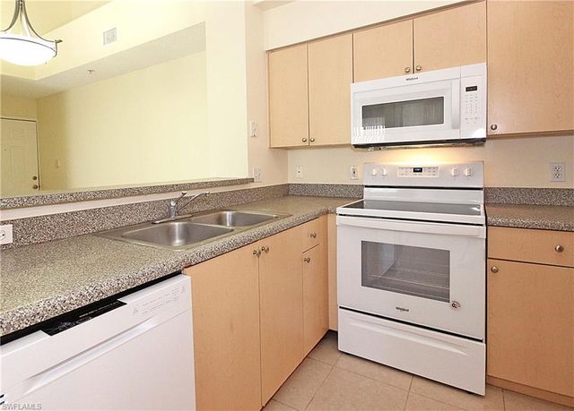 1160 Reserve WAY 305, Naples, FL 34105