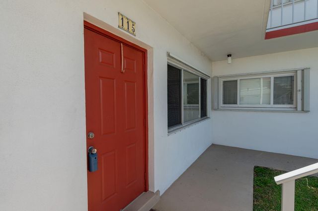 3120 Cynthia Lane 115, Lake Worth Beach, FL 33461
