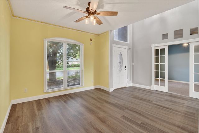 211 Milton Drive, Arlington, TX 76002
