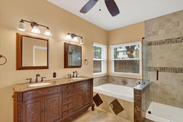 211 Milton Drive, Arlington, TX 76002