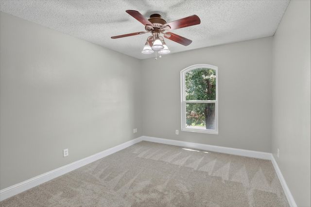 211 Milton Drive, Arlington, TX 76002
