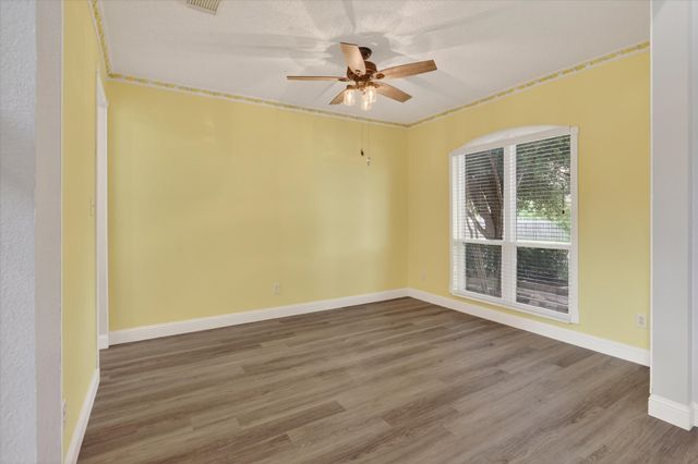 211 Milton Drive, Arlington, TX 76002