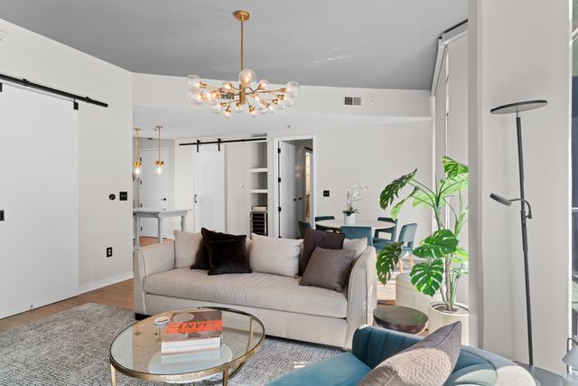 600 12th Ave S Apt 706, Nashville, TN 37203