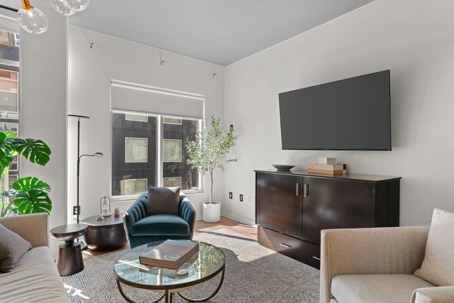 600 12th Ave S Apt 706, Nashville, TN 37203