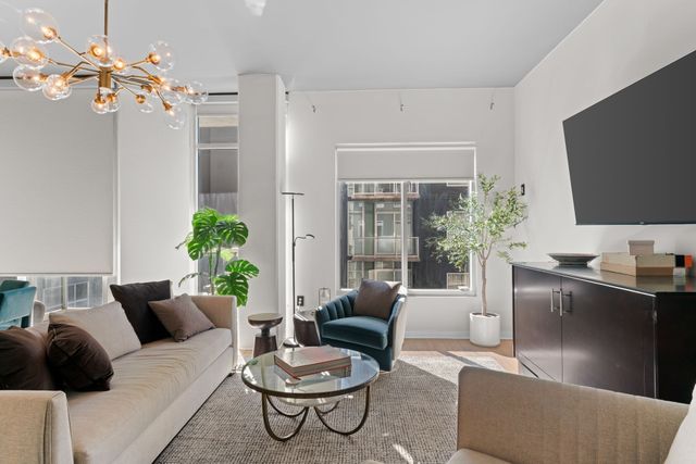 600 12th Ave S Apt 706, Nashville, TN 37203