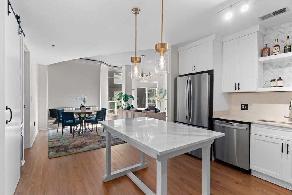 600 12th Ave S Apt 706, Nashville, TN 37203