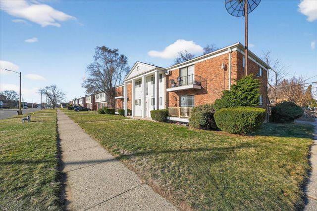 19511 S Greenfield Road, Detroit, MI 48235