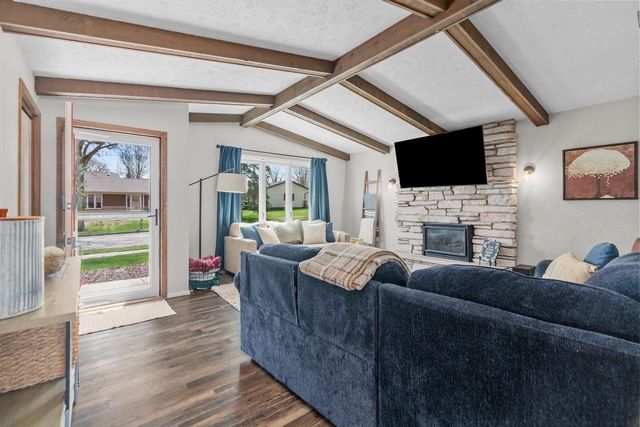 3008 E KILLDEER LANE, Appleton, WI 54915