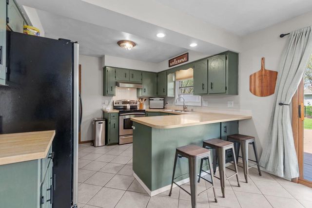 3008 E KILLDEER LANE, Appleton, WI 54915