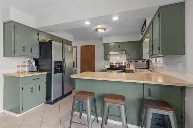 3008 E KILLDEER LANE, Appleton, WI 54915