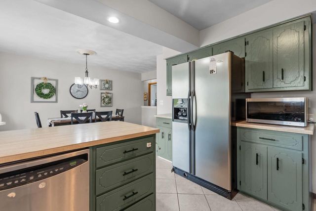 3008 E KILLDEER LANE, Appleton, WI 54915