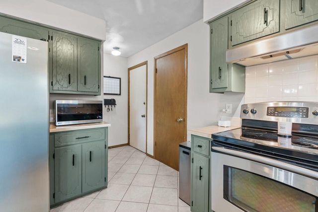 3008 E KILLDEER LANE, Appleton, WI 54915