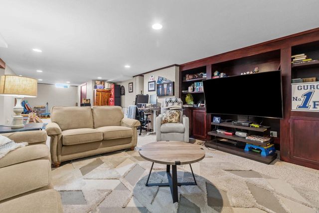 3008 E KILLDEER LANE, Appleton, WI 54915