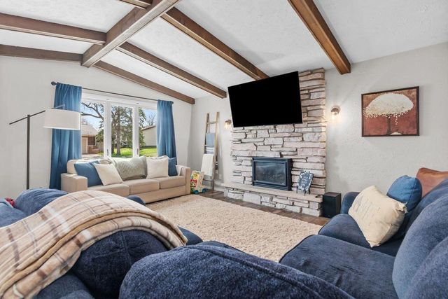 3008 E KILLDEER LANE, Appleton, WI 54915