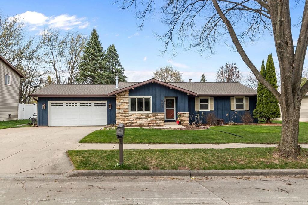 3008 E KILLDEER LANE, Appleton, WI 54915