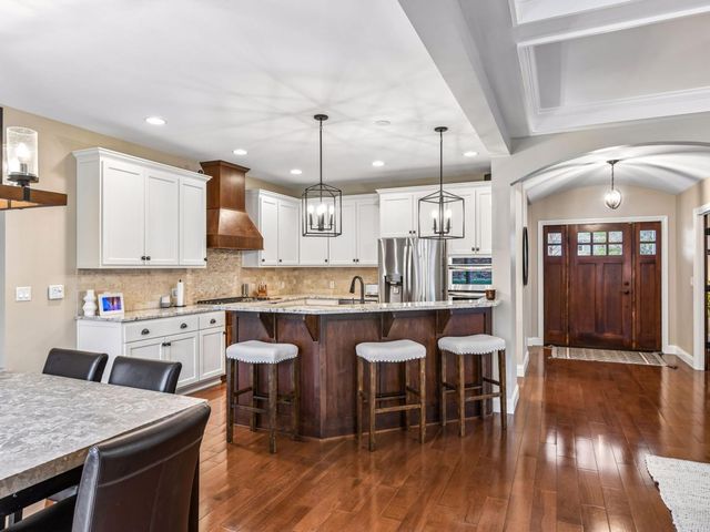 5712 Beard Avenue S, Edina, MN 55410