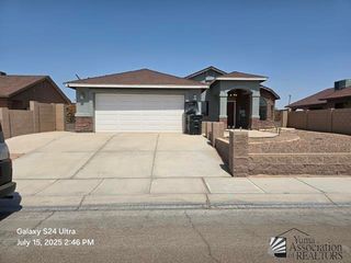 2209 N GARCIA BLVD, San Luis, AZ 85336