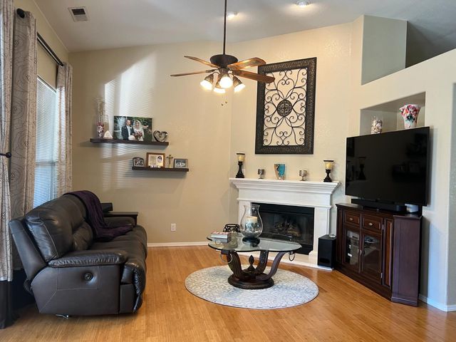 2265 E Utah Avenue, Fresno, CA 93720