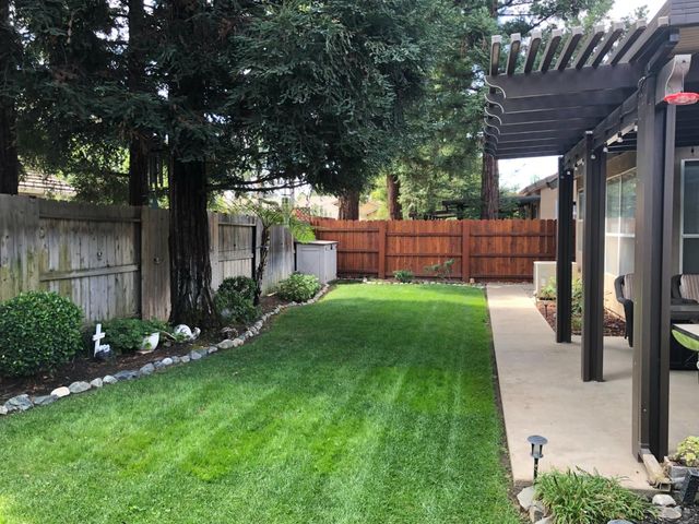 2265 E Utah Avenue, Fresno, CA 93720