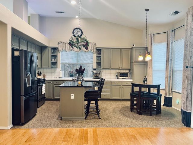 2265 E Utah Avenue, Fresno, CA 93720