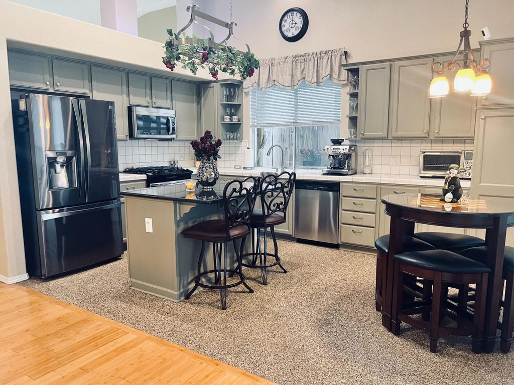 Image 10 of property listing at 2265 E Utah Avenue, Fresno, CA 93720