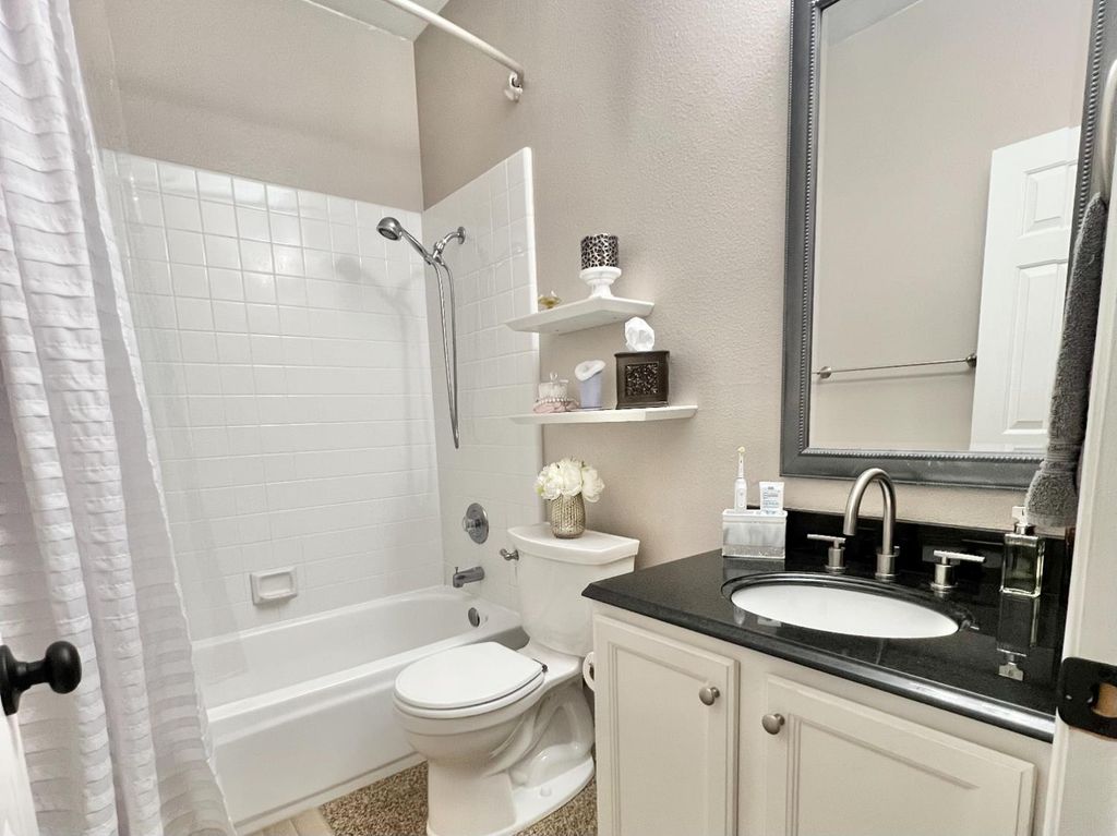 Image 22 of property listing at 2265 E Utah Avenue, Fresno, CA 93720