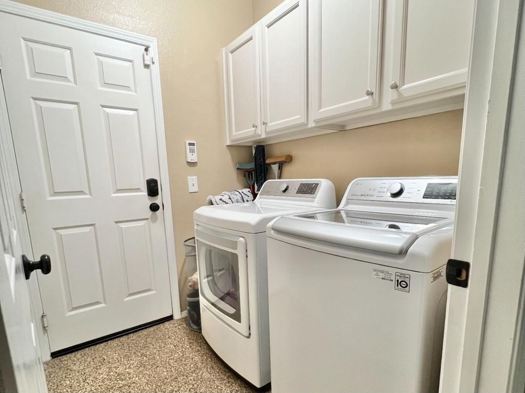 Image 24 of property listing at 2265 E Utah Avenue, Fresno, CA 93720