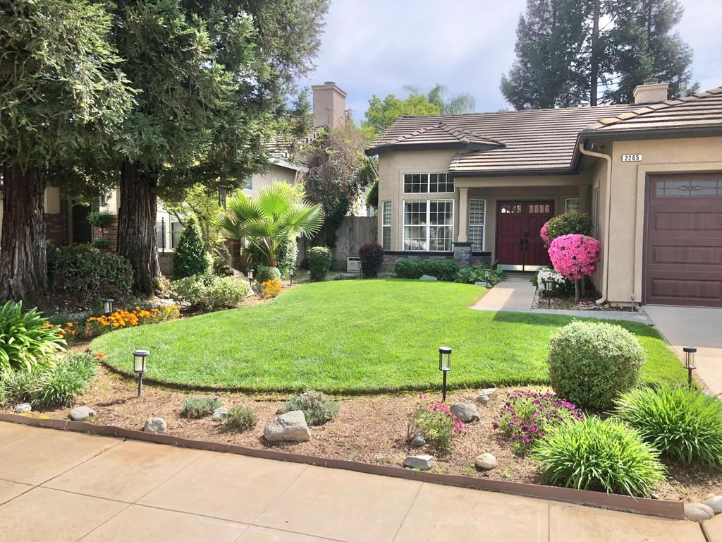 Image 3 of property listing at 2265 E Utah Avenue, Fresno, CA 93720