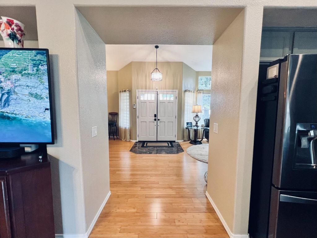 Image 8 of property listing at 2265 E Utah Avenue, Fresno, CA 93720