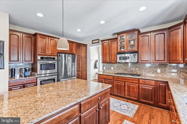 40 FAWN HILL RD, Hanover, PA 17331