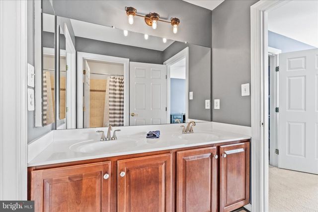 40 FAWN HILL RD, Hanover, PA 17331