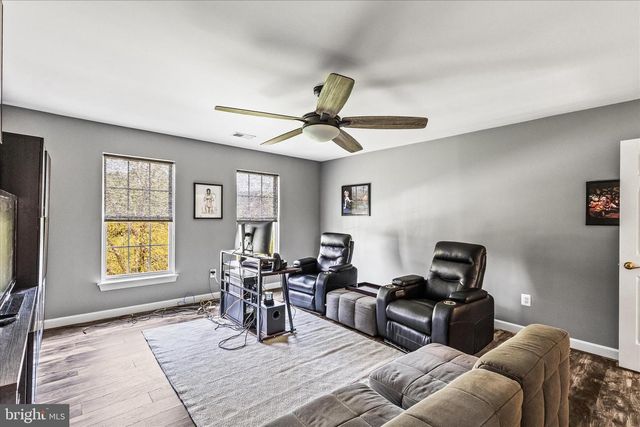 40 FAWN HILL RD, Hanover, PA 17331