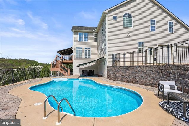 40 FAWN HILL RD, Hanover, PA 17331