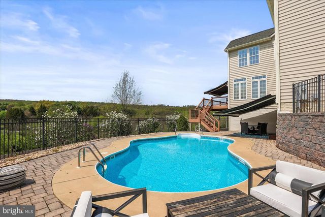 40 FAWN HILL RD, Hanover, PA 17331