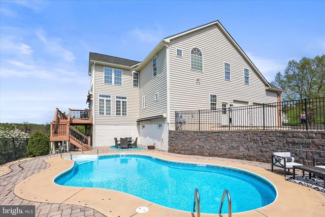 40 FAWN HILL RD, Hanover, PA 17331