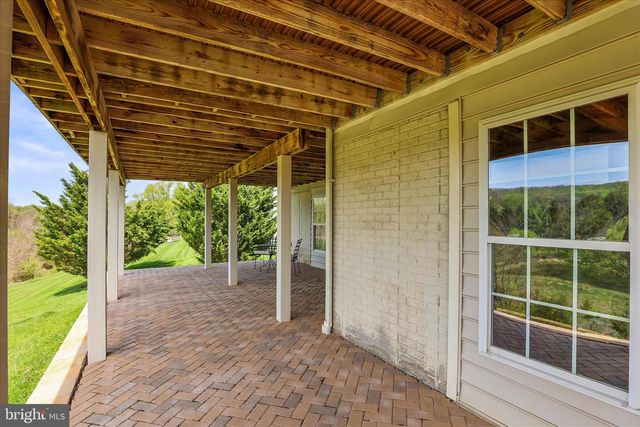 40 FAWN HILL RD, Hanover, PA 17331